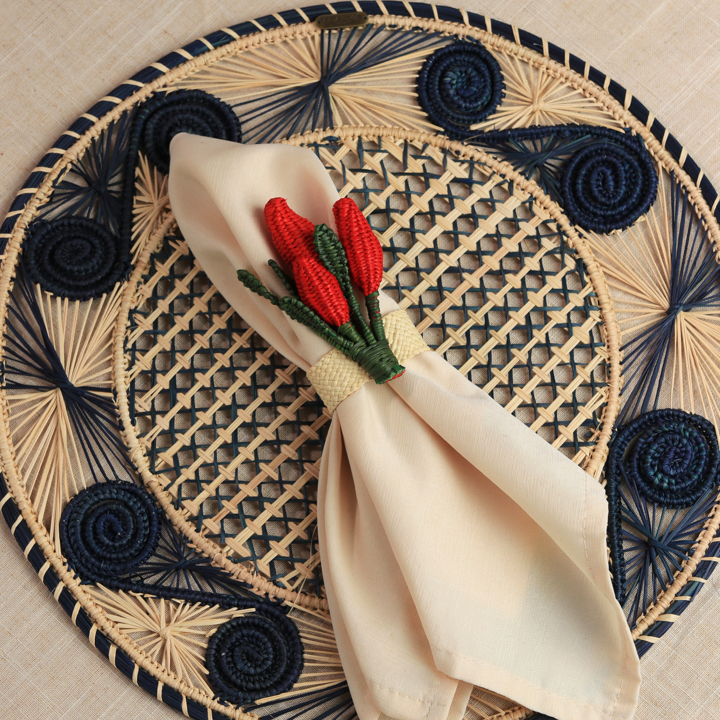 Caracoli Iraca Straw Placemats