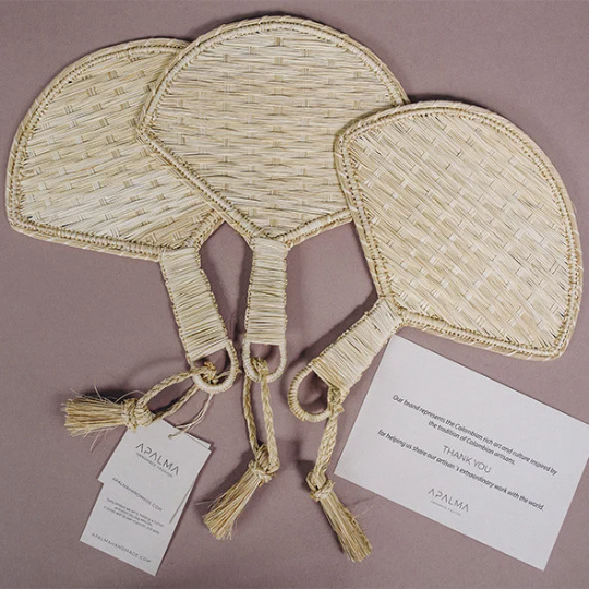 Hand woven Hand Fan in Iraca Palm