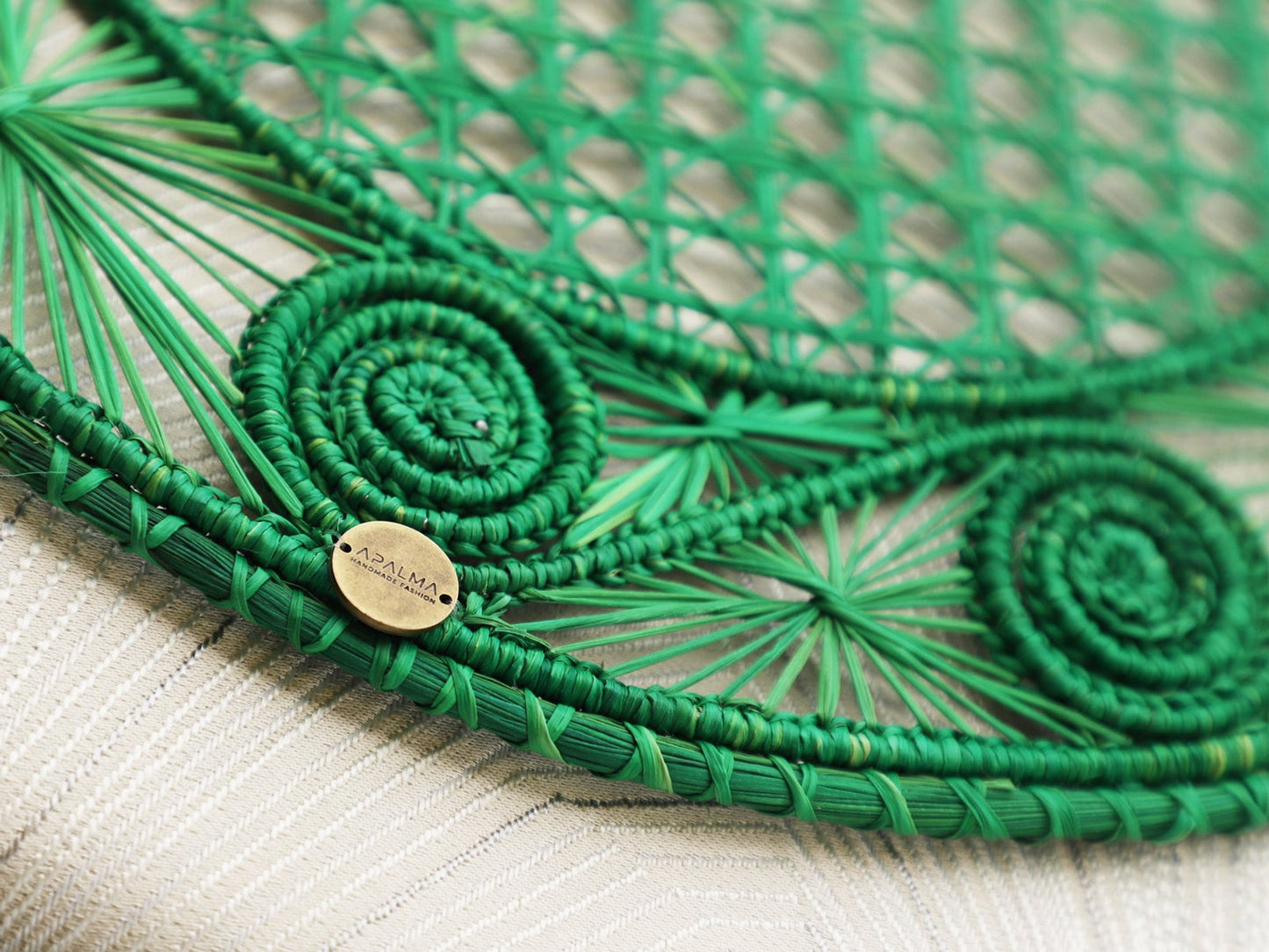 Caracoli Green Placemat - Made of Natural Palm