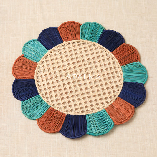 Ocean Rosette Placemats Set of 4, Scalloped Handwoven Charger Plates, Coastal Table Decor, Natural Fiber