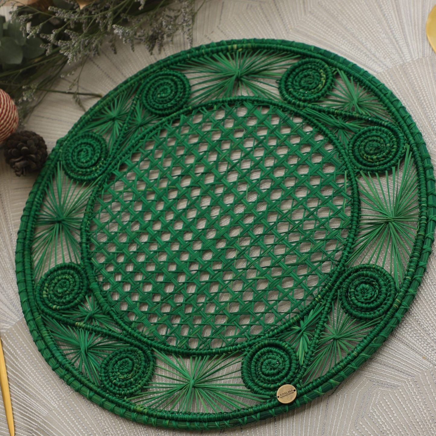 Caracoli Green Placemat - Made of Natural Palm