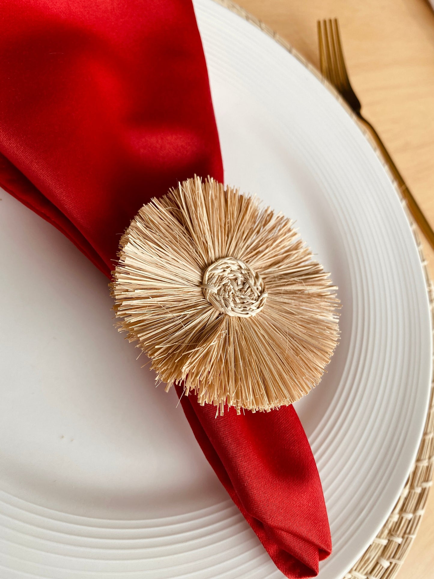 Sunflower Napkin Ring - Iraca Palm, 100% handmade napkin holder for table decor